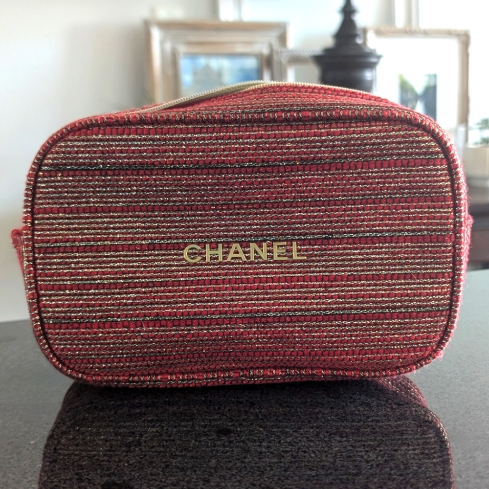 Chanel pouch